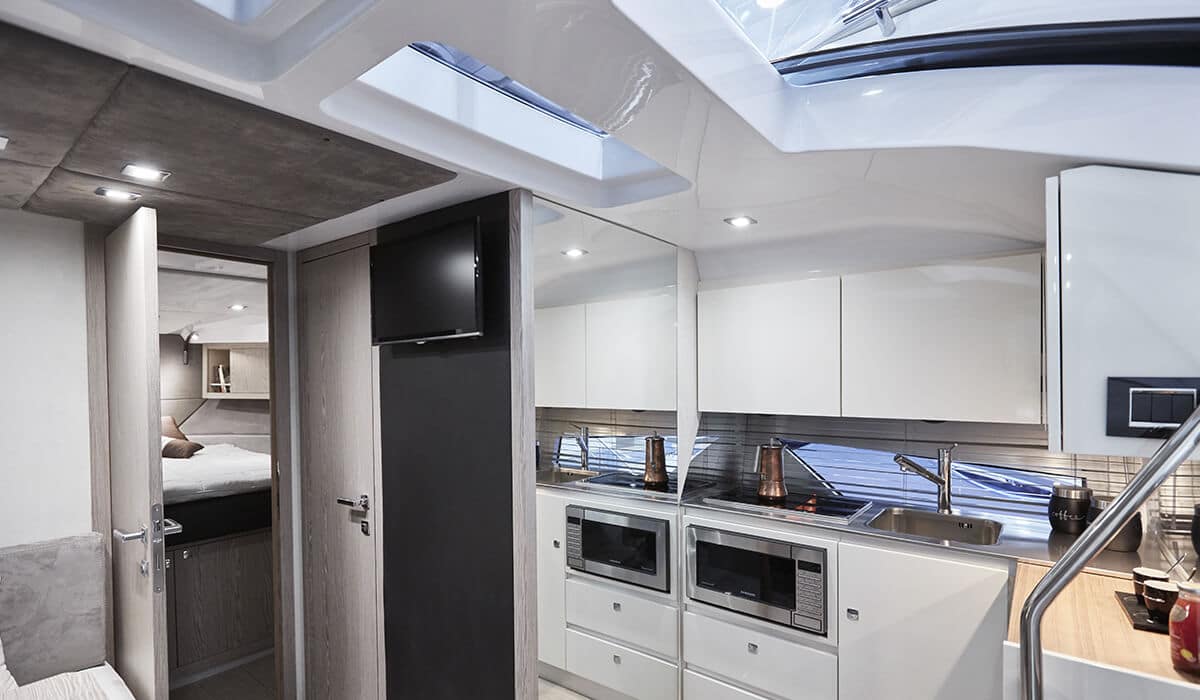 Sessa C38 interieur (5)
