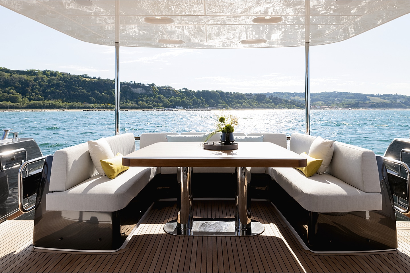 Azimut Magellano 66 Evo (2)
