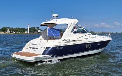 Pre-owned Cruisers Yachts 420 Express